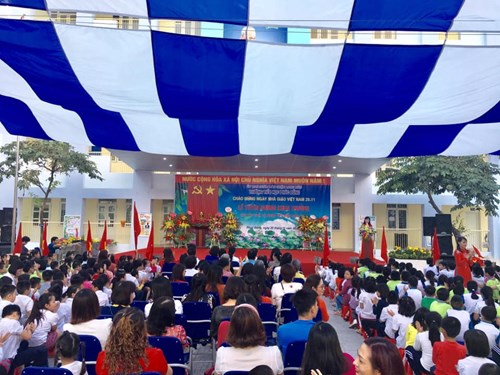 Mít tinh kỉ niệm 36 năm Ngày Nhà giáo Việt Nam